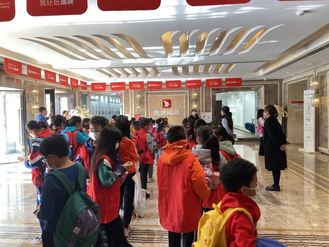 爭做未來接班人——2022佛山傳媒集團(tuán)職工子女冬令營走進(jìn)鷹牌！(圖1)