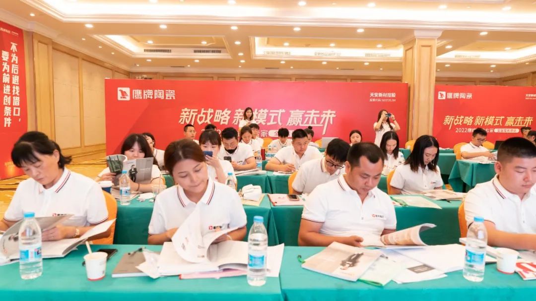 參觀學(xué)習(xí)，加速轉(zhuǎn)變｜鷹牌墻地專家全國店長培訓(xùn)進(jìn)行中！(圖14)