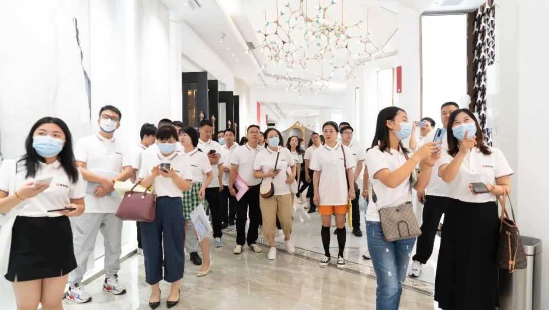 落地新戰(zhàn)略，實(shí)踐新模式，決戰(zhàn)新未來(lái) ｜ 2022鷹牌墻地專家全國(guó)店長(zhǎng)培訓(xùn)圓滿收官！(圖5)