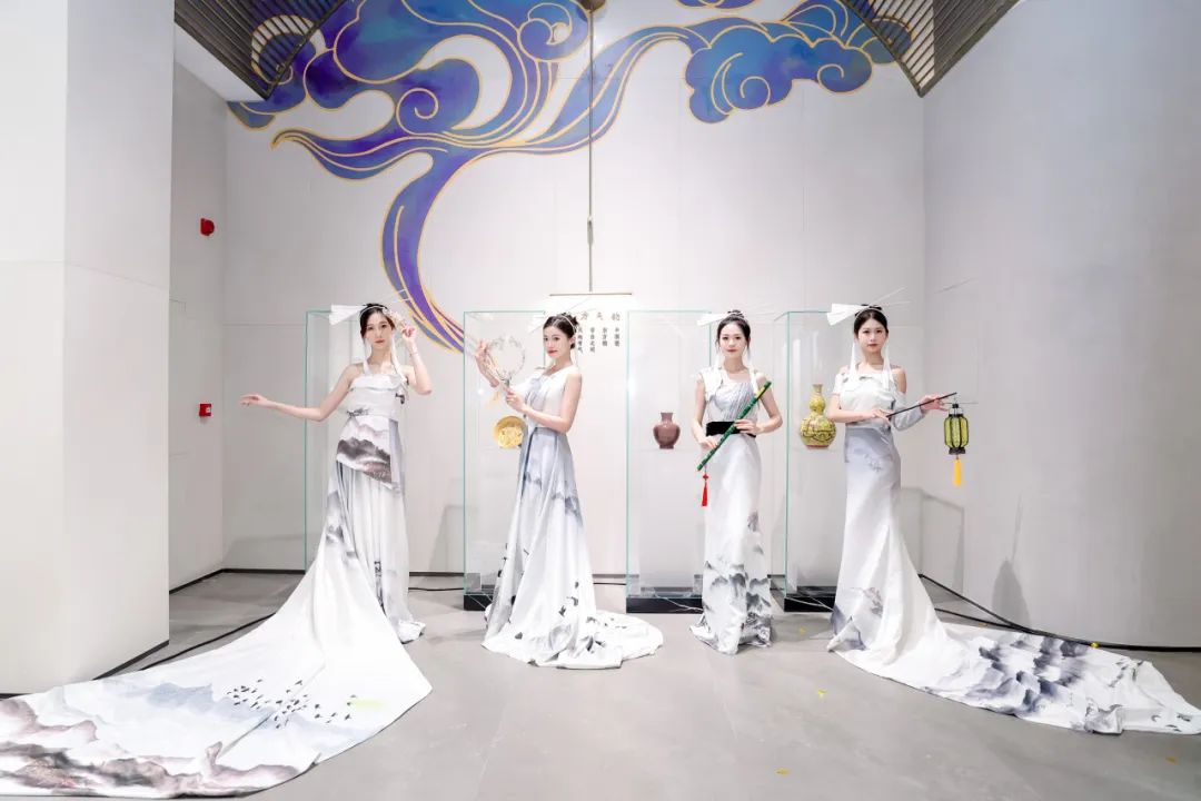 新鷹牌 創(chuàng)未來｜鷹牌新總部展廳盛大揭幕&中國(guó)瓷IP新品隆重上市！(圖24)