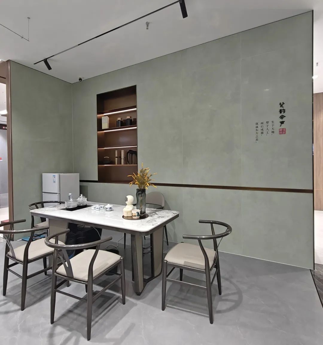 鷹牌50周年 門店風采｜河南駐馬店鷹牌旗艦店，讓雅致成為生活的底色(圖8)