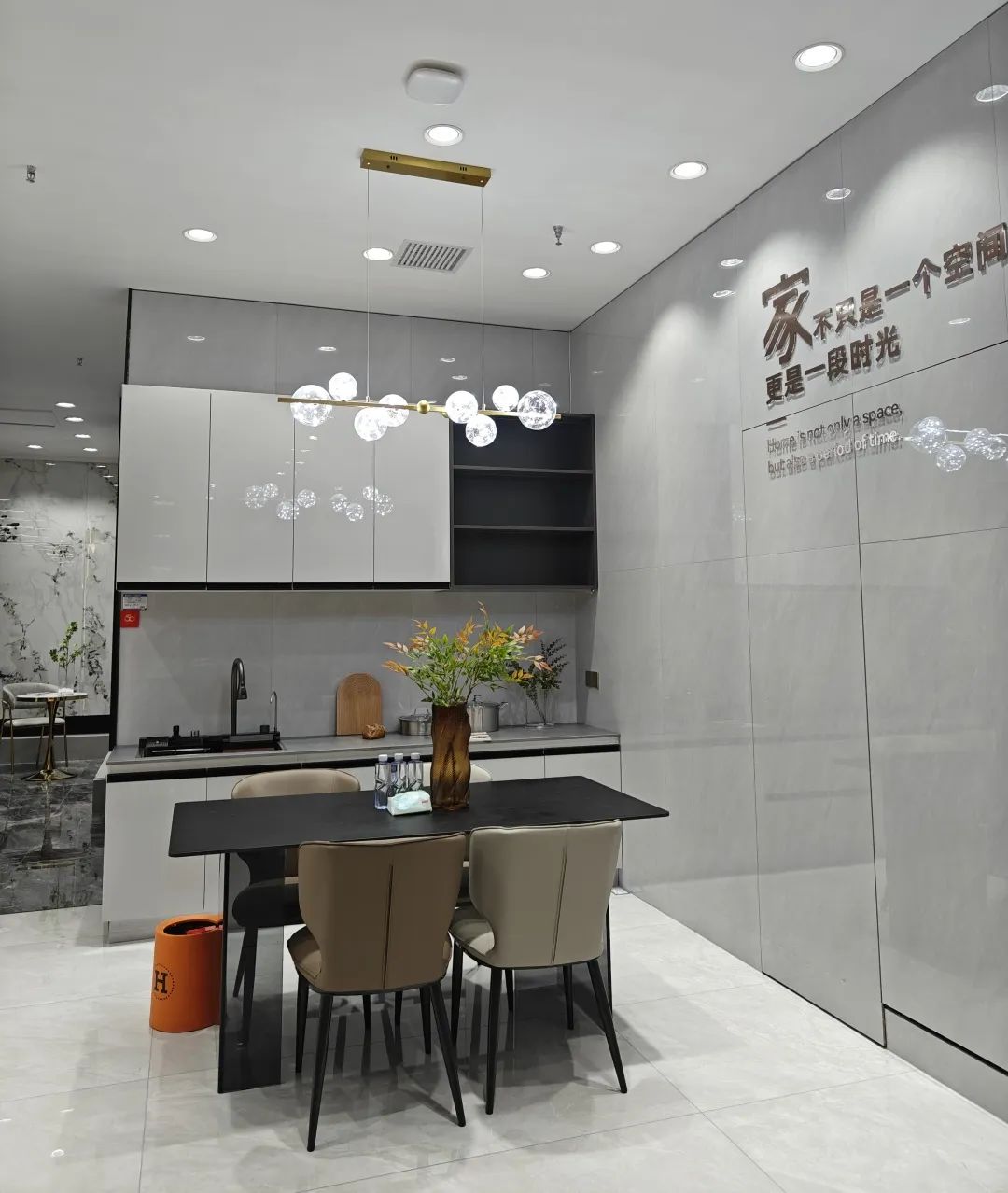 鷹牌50周年 門店風采｜河南駐馬店鷹牌旗艦店，讓雅致成為生活的底色(圖13)