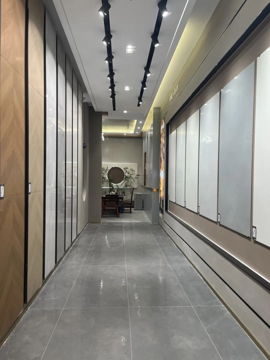 鷹牌50周年 門店風采｜貴州都勻鷹牌旗艦店，以極簡之美，引領(lǐng)空間美學新風尚(圖9)