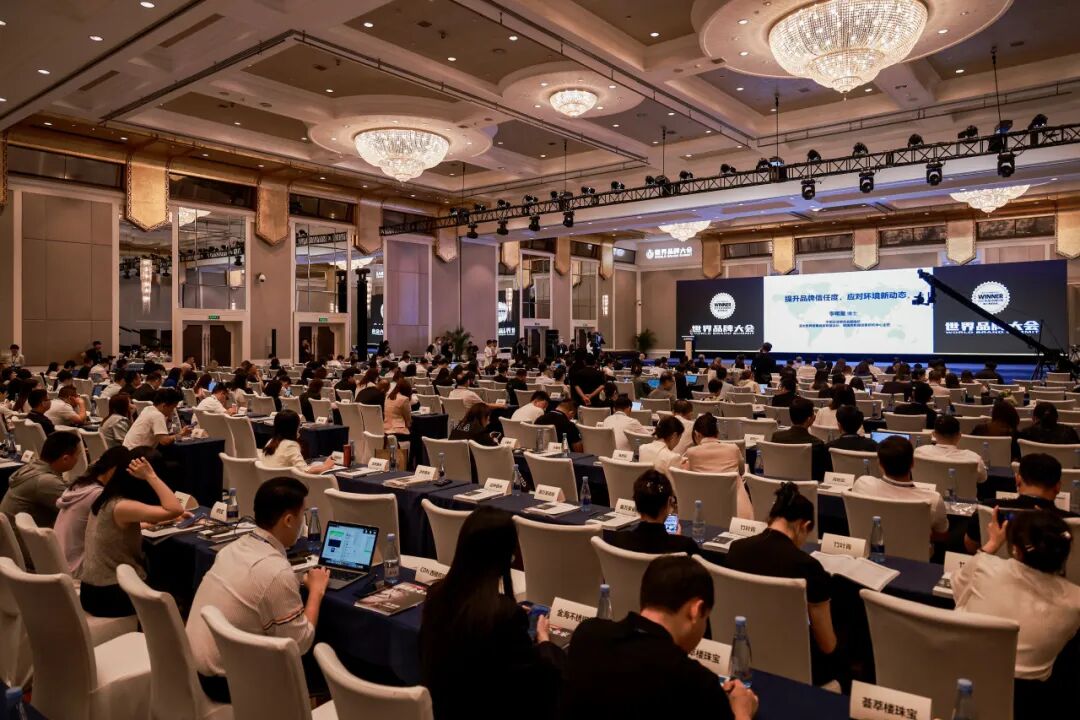 337.95億！鷹牌陶瓷連續(xù)上榜中國500最具價(jià)值品牌！(圖2)