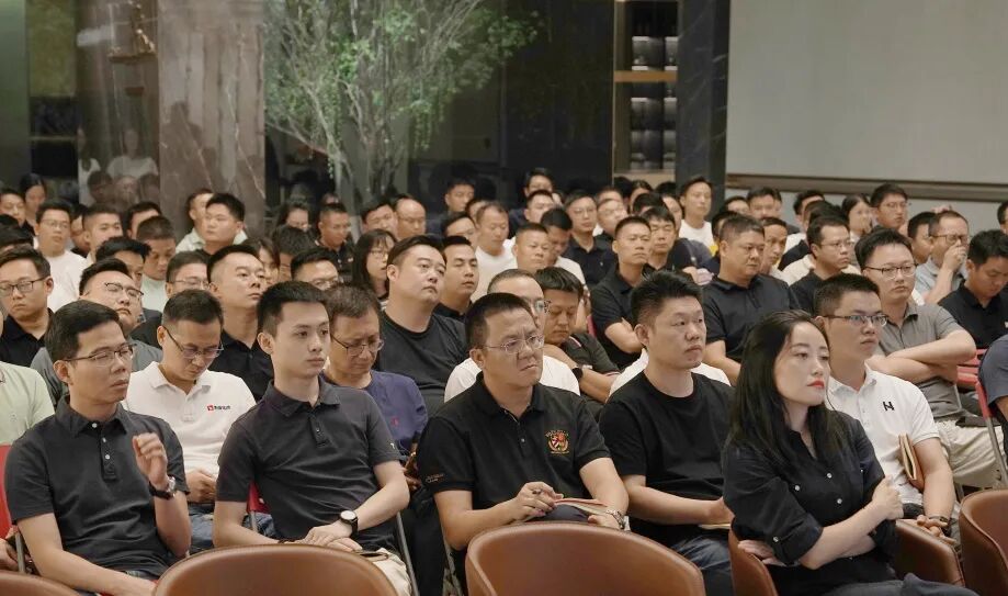 鷹牌新材 · 舊改專家 | 鷹牌新材全新戰(zhàn)略正式啟動(dòng)(圖7) 鷹牌新材 · 舊改專家 | 鷹牌新材全新戰(zhàn)略正式啟動(dòng)(圖7)