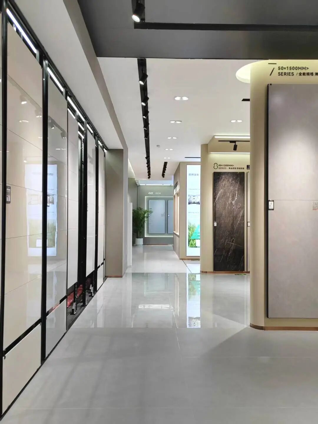 四川宜賓鷹牌旗艦店｜高端空間設計，美出顏值新境界(圖18)